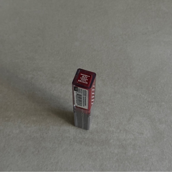 Burt’s Bees Liquid Lipstick - 821 Crimson Water - Picture 2 of 3